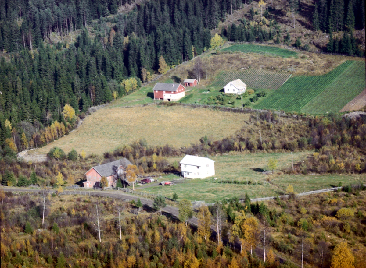 Widerøes Flyveselskap A/S, FLYFOTO ØSTÅS, VALLSET