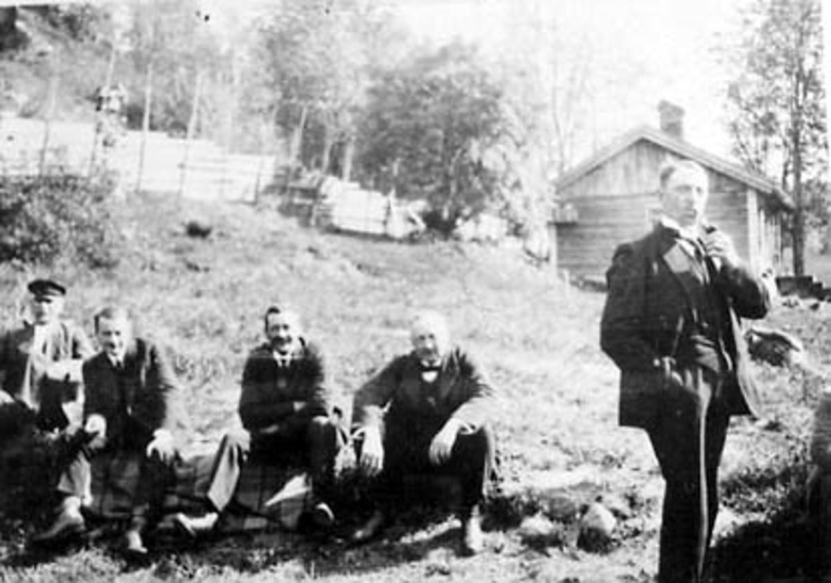 Anno Domkirkeodden, GRUPPE: 5 MENN, VESFLINGSTAD, SØRUM, HAUG, GJESTVANG, HAUG, UKJENT UTFLUKT, TANGEN, STANGE BRENNERI ?,