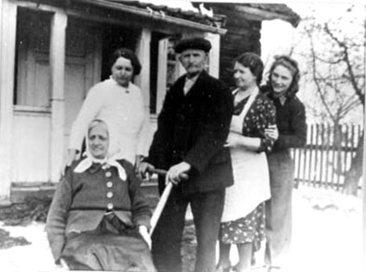 Anno Domkirkeodden, GRUPPE: 5, SITTENDE PÅ SPARK: KAROLINE RYEN, DINA ROGNSTAD, OLE RYEN, HELGE RYEN, KAROLINE ROGNSTAD, TANGEN (TÅNGE), RYEN TANGEN,