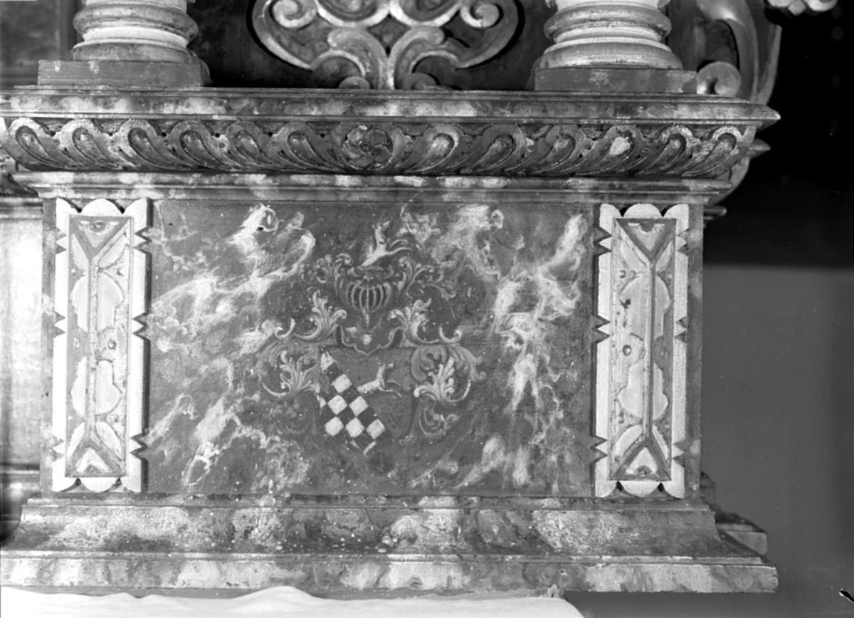 Anno Domkirkeodden, INTERIØR: STANGE KIRKE, ALTERTAVLE DETALJ