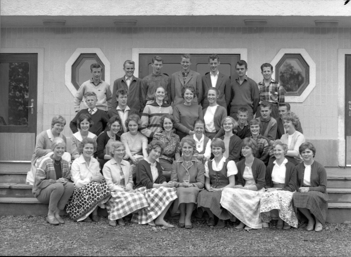 Anno Domkirkeodden, GRUPPE: SKOLEELEVER, STANGE KOMMUNALE REALSKOLE, 32 ELEVER, KIRSTI KVÆRNENG, LÆRER