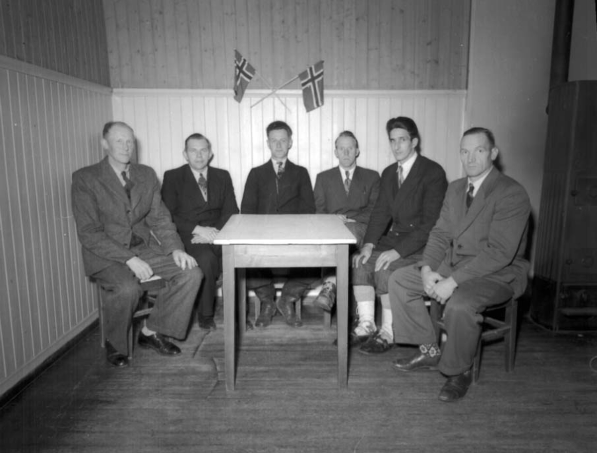 Anno Domkirkeodden, GRUPPE: 6, ESPA ARBEIDERFORENING, FRA VENSTRE: FRITS MØRK, EINAR BERGSJØ, PER STENSRUD, UKJENT, PER ENGEN,