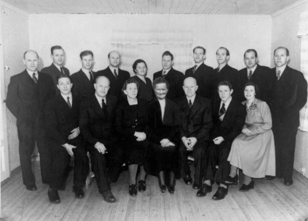 Anno Domkirkeodden, GRUPPE: 17, FAMILIEN PINNERUD.
