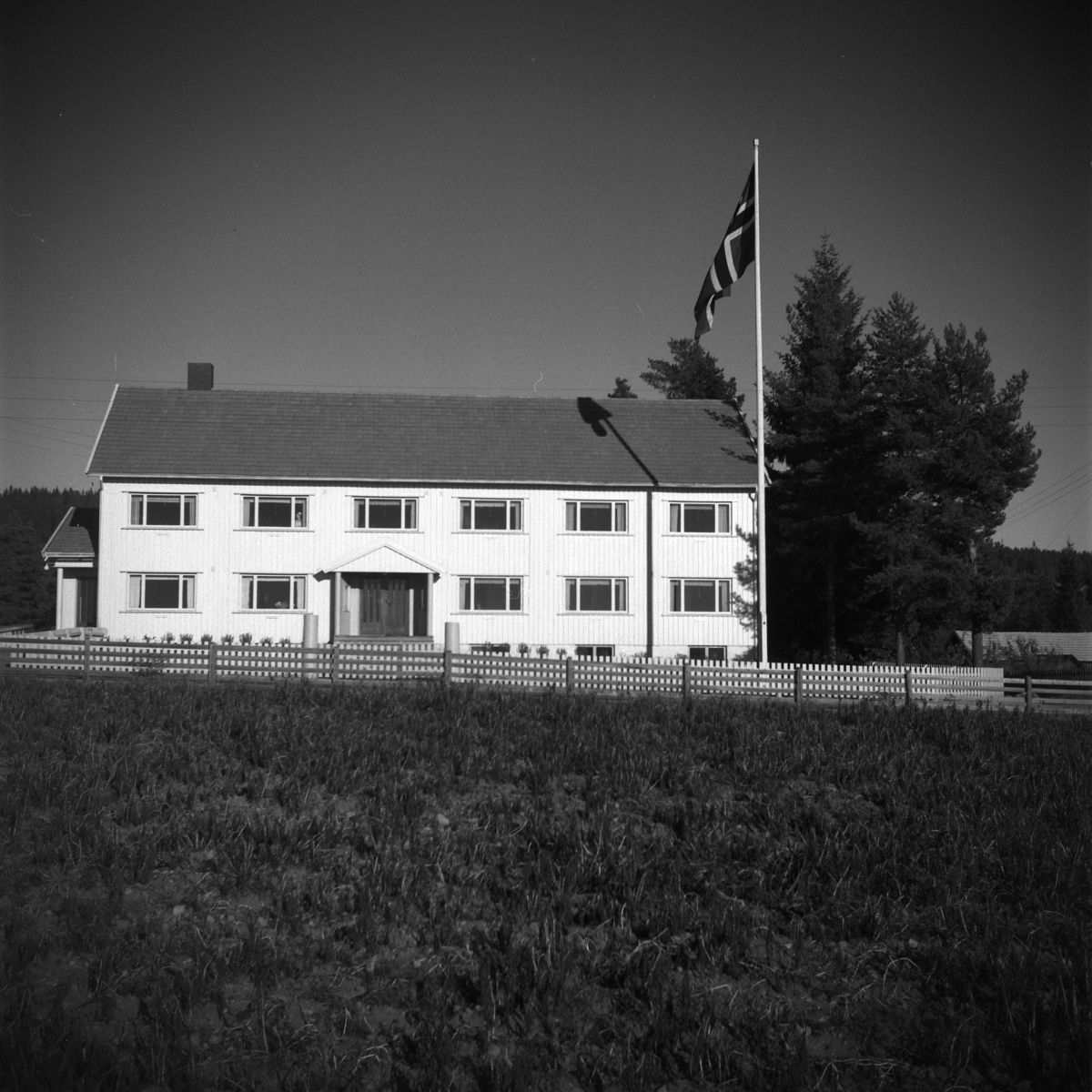 Anno Domkirkeodden, EKSTERIØR: HERREDSHUSET, ROMEDAL