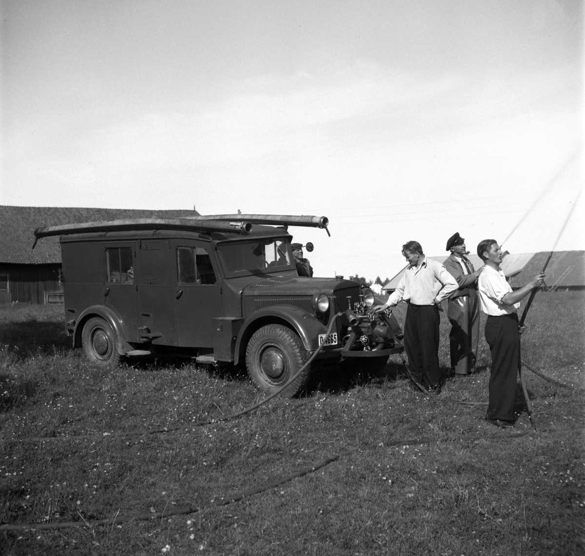 Anno Domkirkeodden, STANGE BRANNVESEN, BRANNØVELSE, BRANNBIL HORCH,D-4665, EX-TYSK KRIGSMODELL