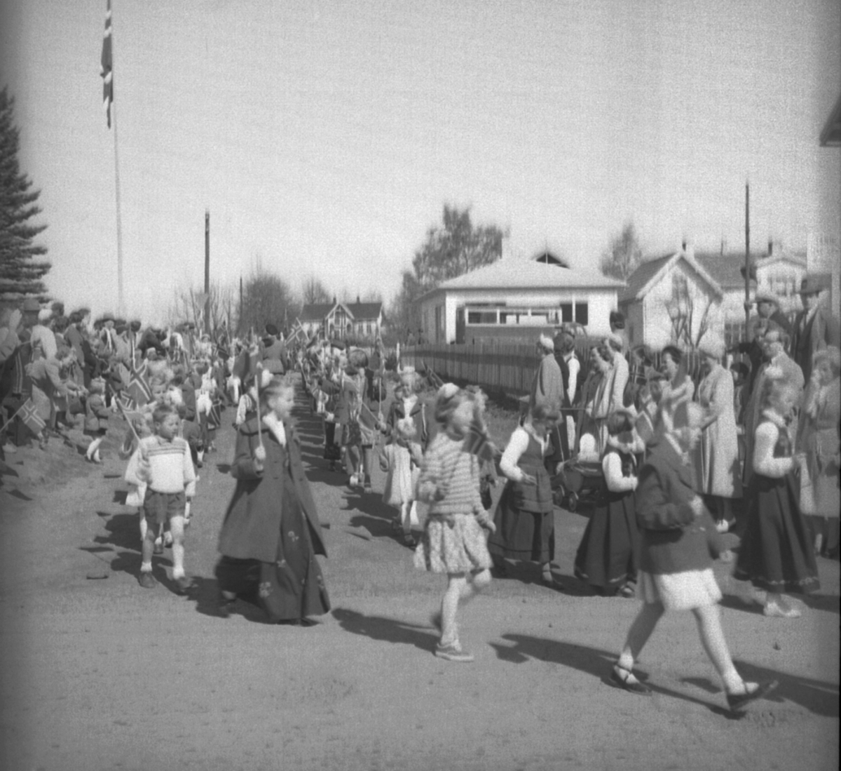 Anno Domkirkeodden, 17 MAI, BARNETOG, FLAGG