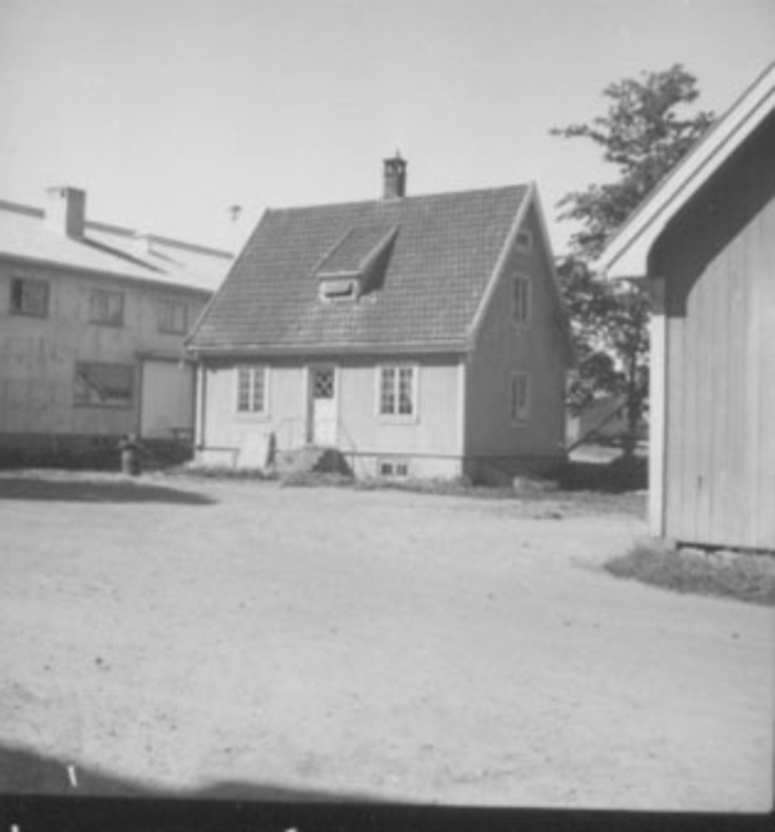 Anno Domkirkeodden, EKSTERIØR: VAKTMESTERBOLIG, TINGVOLD,