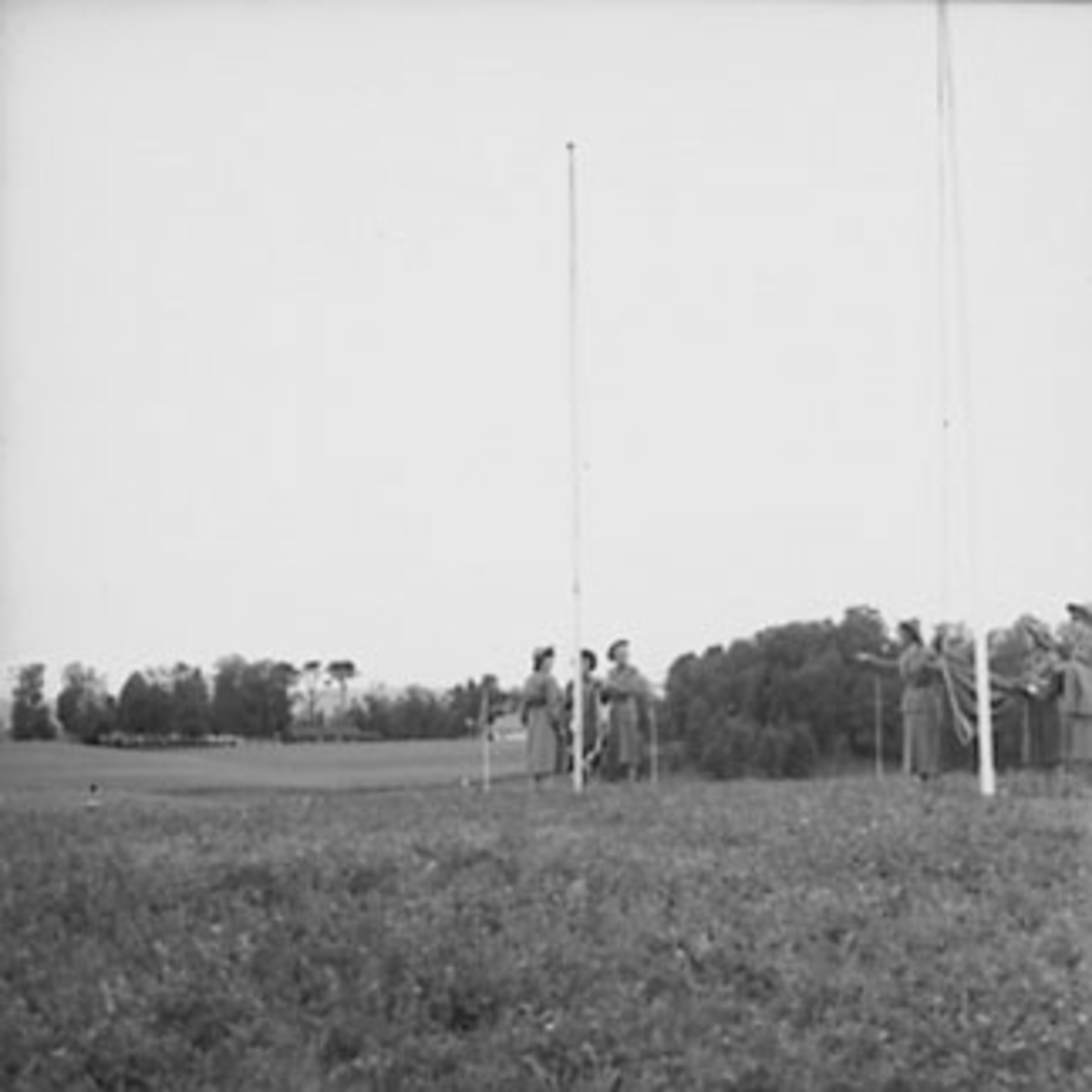 Anno Domkirkeodden, LANDSPIKESPEIDERLEIR, OTTESTAD, HEISING AV FLAGG
