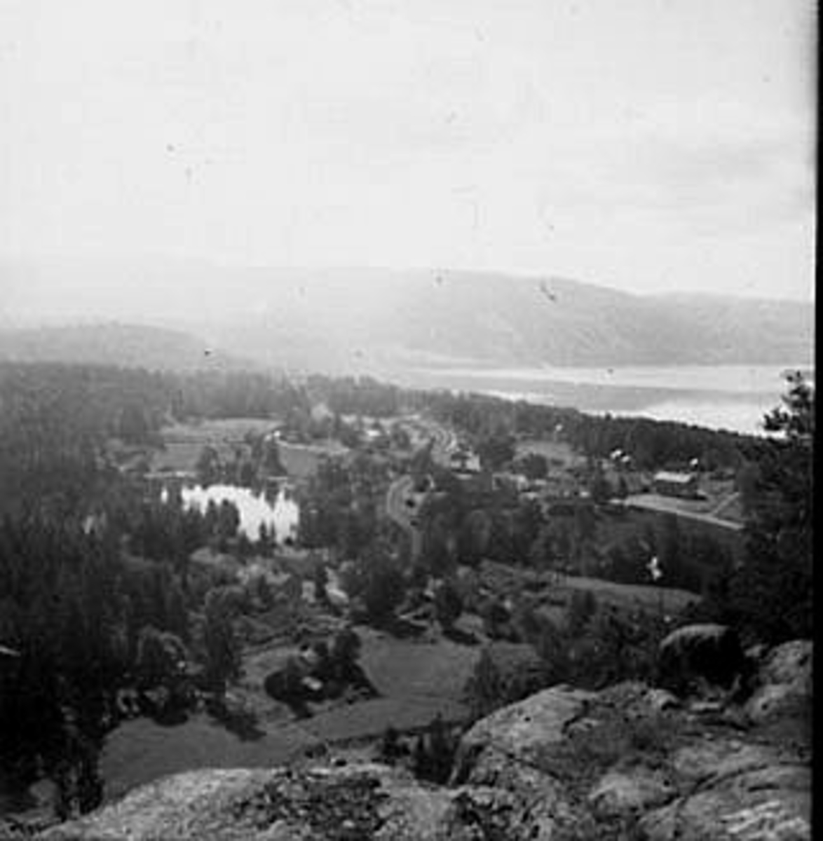Anno Domkirkeodden, UTSIKT MOT TANGEN OG MJØSA FRA GJELLBERGET, TANGEN,