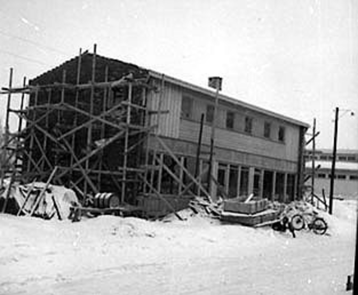 Anno Domkirkeodden, EKSTERIØR: BROVOLDS BYGG UNDER BYGGING, VINTER, SKOLEGATA. , STANGEBYEN