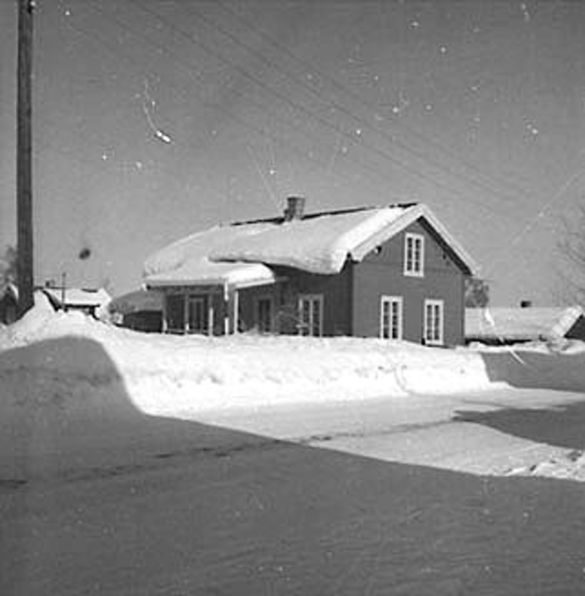 Anno Domkirkeodden, EKSTERIØR: BOLIG, VATERLAND, MYE SNØ, VINTER, STANGEBYEN