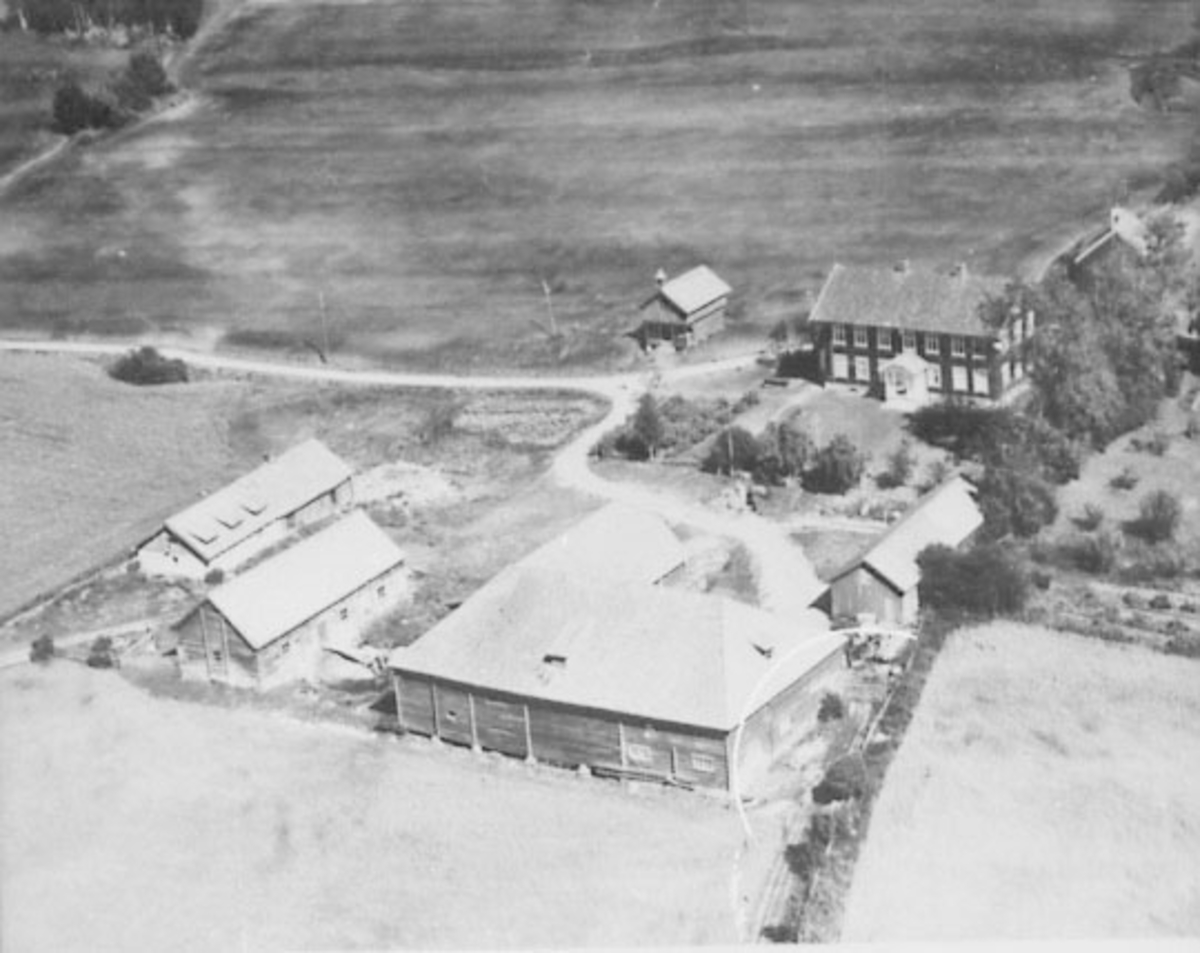 Normann Helger, FLYFOTO: GARDSBRUK NORDRE GAUSTAD, FLERE HUS ER BORTE IDAG, OTTESTAD, , GAUSTAD NORDRE