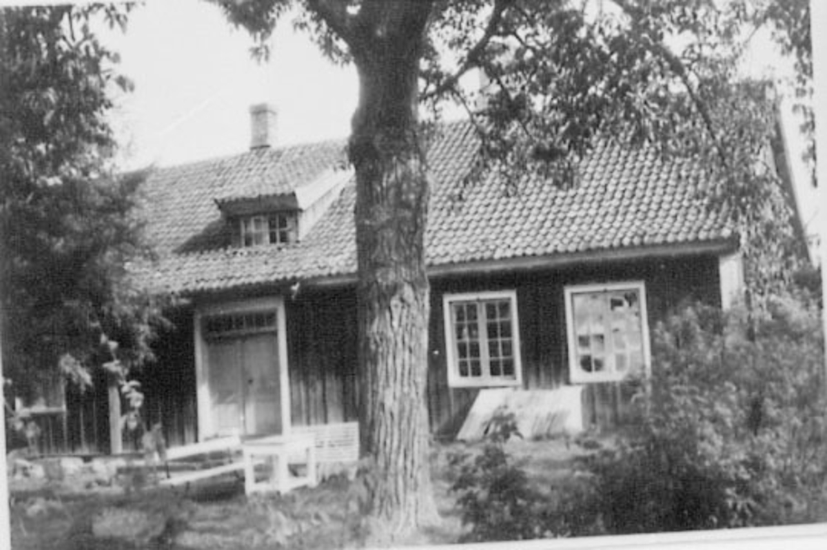 Normann Helger, EKSTERIØR: BOLIG, LALUM GÅRD FØR RESTAURERING
