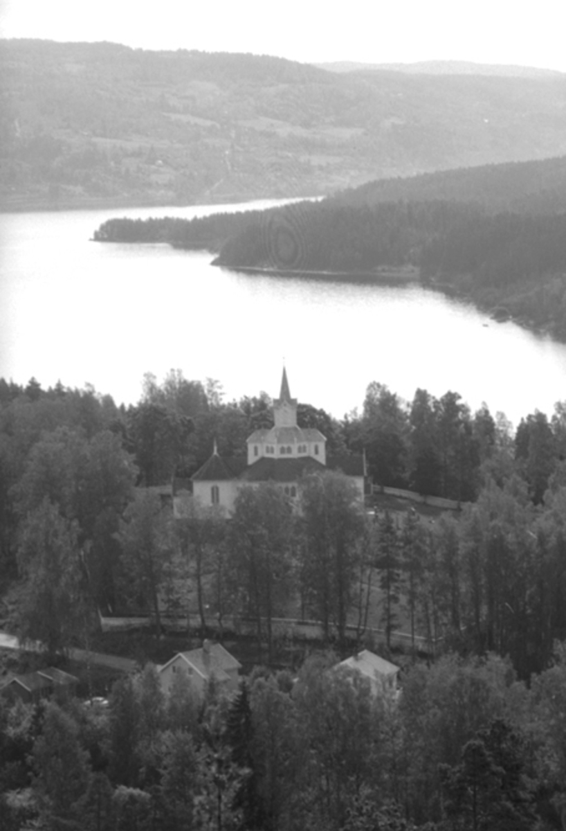 Anno Domkirkeodden, EKSTERIØR TANGEN KIRKE, OMRÅDET RUNDT