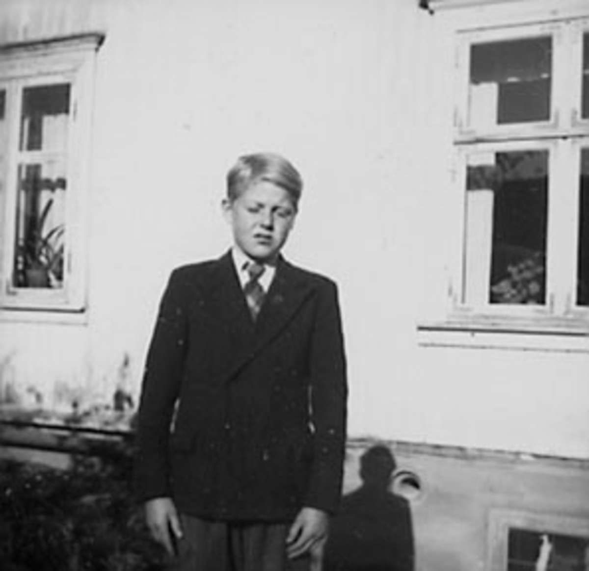 Anno Domkirkeodden, PORTRETT UNG MANN, KONFIRMANT?, MELBY, FRANG