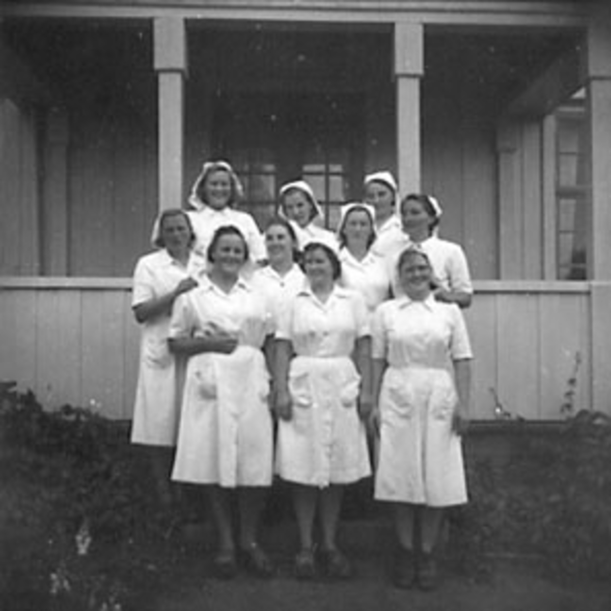 Anno Domkirkeodden, GRUPPE 10 MEIERIELEVER, DAMER, PRIMDUER, FORAN INTERNATET, STANGE MEIERI