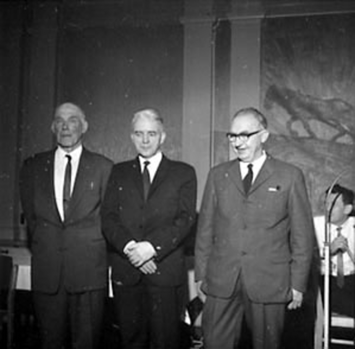 Anno Domkirkeodden, GRUPPE 3 MENN FRA BRANNKASSA PÅ FEST PÅ TINGVOLL, F. V. ADOLF BARTNES, KARSTEN WESTAD OG EVEN HEGGELI,