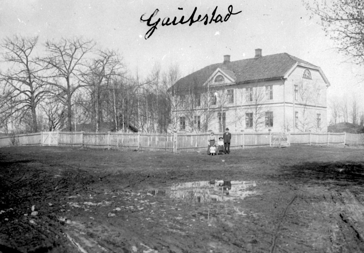 Anno Domkirkeodden, EKSTERIØR: GARDSBRUK, HOVEDBYGNINGEN, GAUTESTAD, STANGE