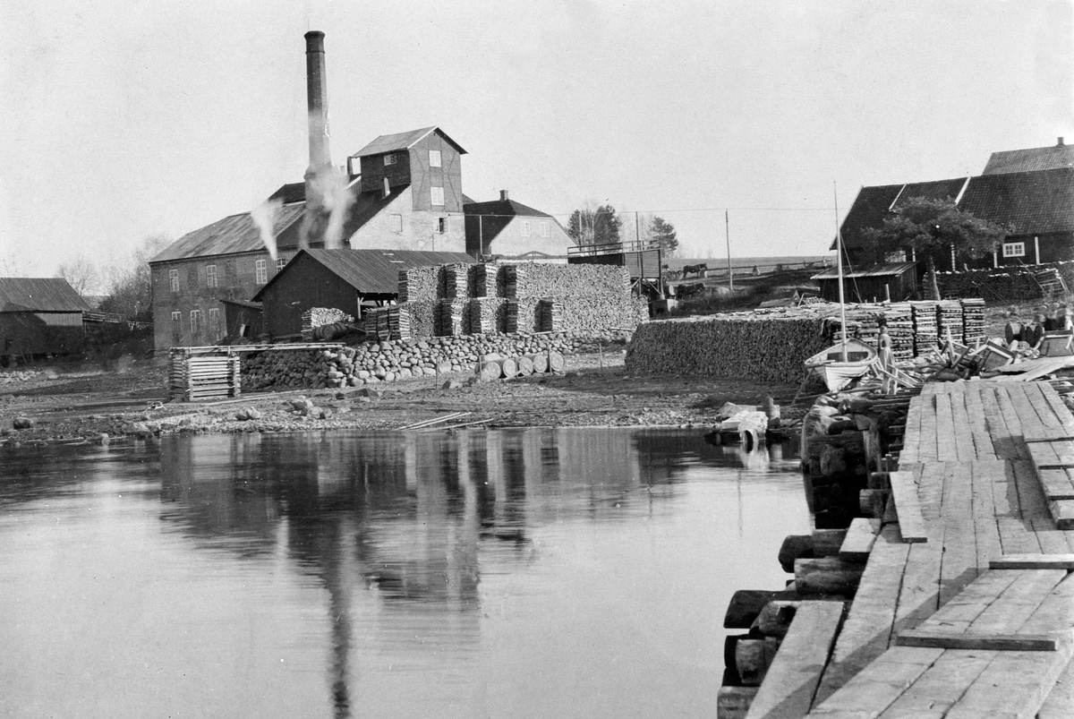 Anno Domkirkeodden, EKSTERIØR: ATLUNGSTAD BRENNERI, SETT FRA MJØSA, BRYGGE, ATLUNGSTAD BRÆNDERI, OTTESTAD