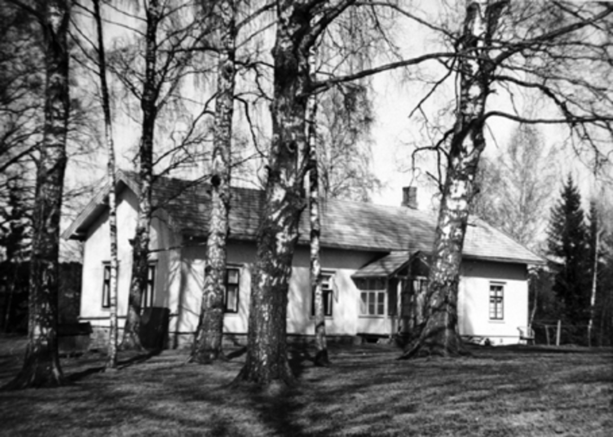 Anno Domkirkeodden, EKSTERIØR: BJØRKLUND SKOLE, ROMEDAL,