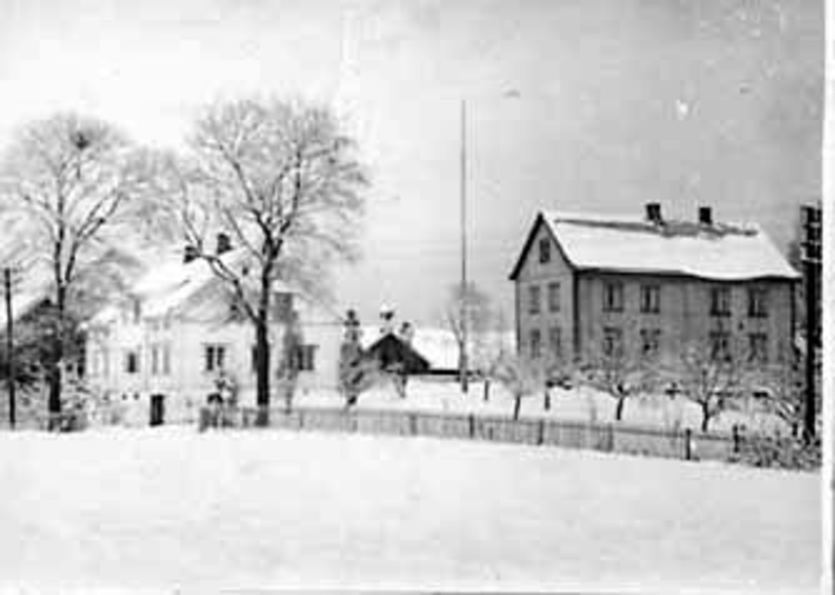 Anno Domkirkeodden, EKSTERIØR: GARDSBRUK, FJETRE GÅRD, VINTER