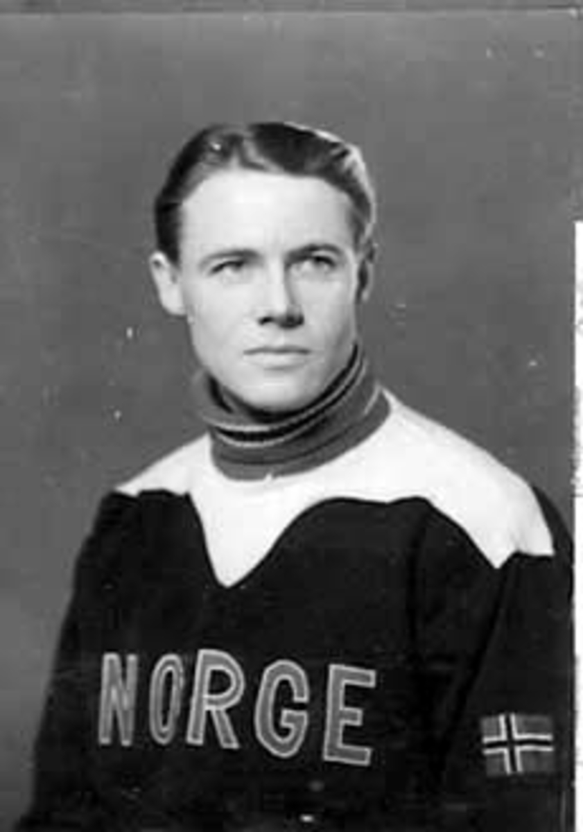 Anno Domkirkeodden, PORTRETT: JUNIORMESTER FRA 1946 IVAR MARTINSEN, NORGESMESTER, SKØYTER, LANDSLAGSDRAKT,