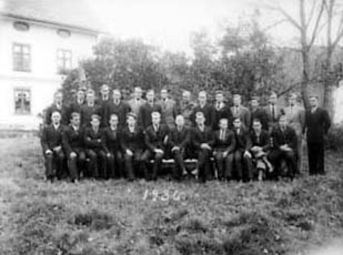 Anno Domkirkeodden, UKJENT GRUPPE 28 MENN