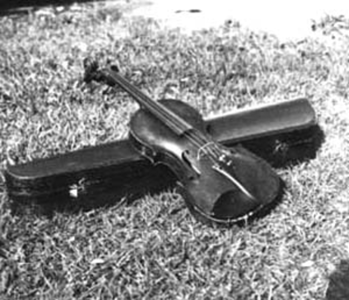 Anno Domkirkeodden, ANDERS SØRENSEN, FIOLIN, MUSIKKINSTRUMENT, EIER: HANS MAAGAARD,