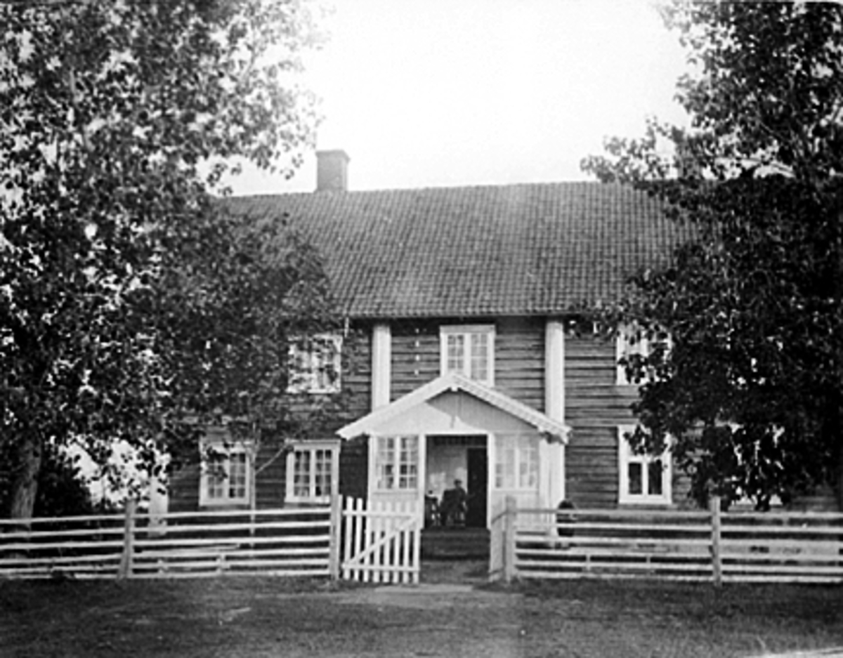 Anno Domkirkeodden, HOVEDBYGNING, BRETTA GÅRD, TØMMERBYGNING, STAKITT