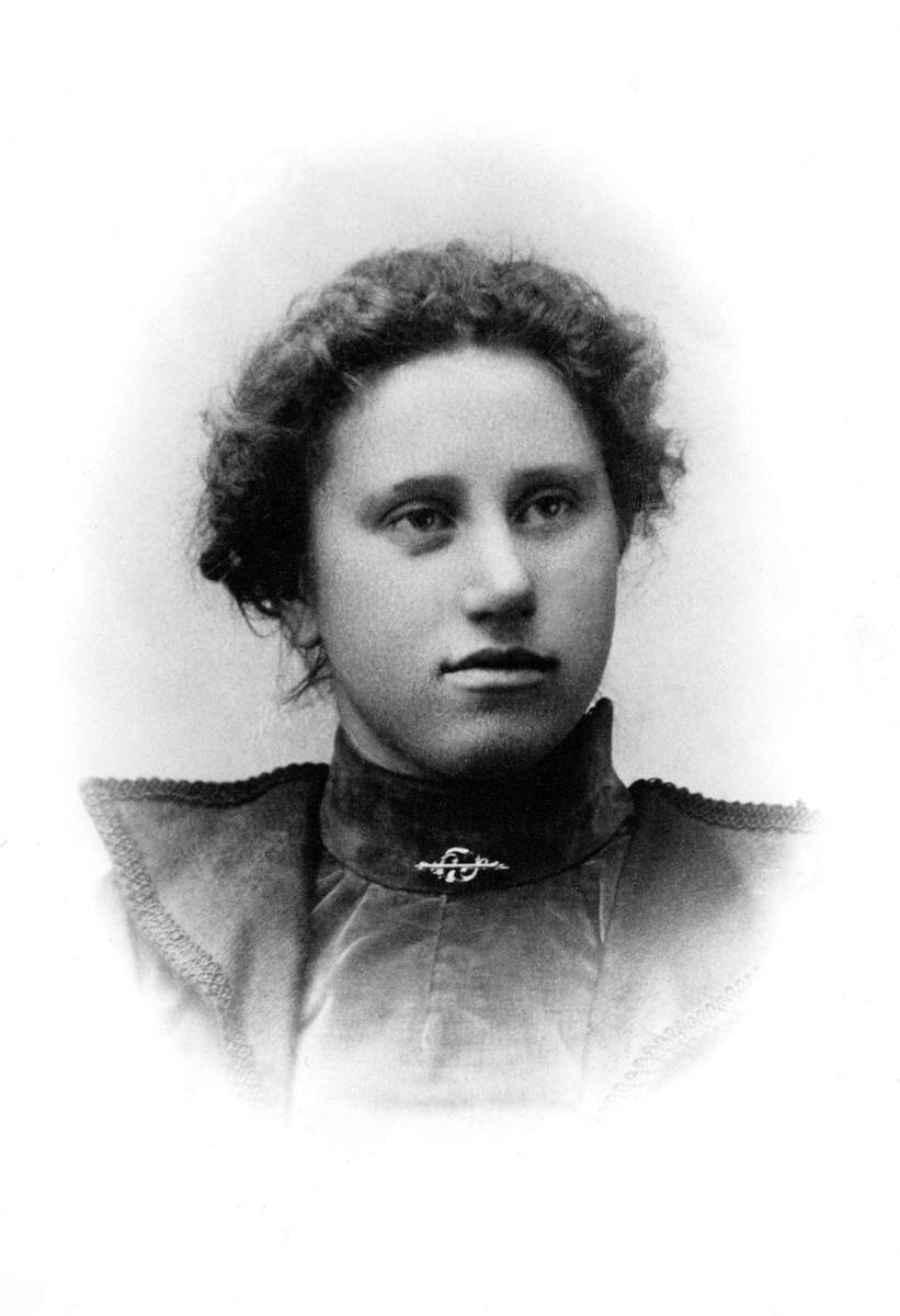 Anno Domkirkeodden, MARIE RØNNINGSBAKKEN. PORTRETT