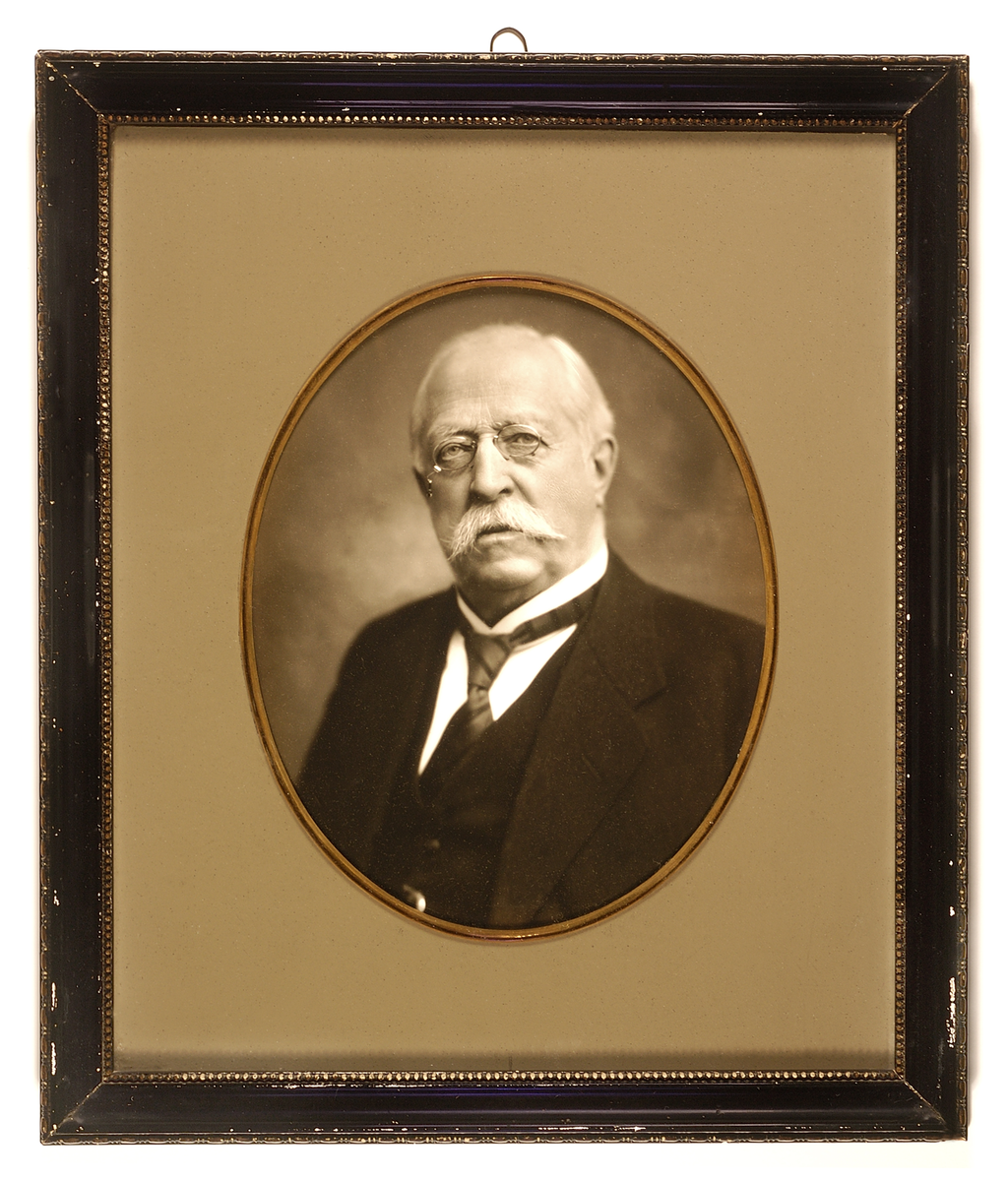 Anno Domkirkeodden, STATSMINISTER OTTO BLEHR, PORTRETT. 17/2-1847-13/7-1927. SE ARTIKKEL I ÅRBOK GAMMALT FRÅ STANGE OG ROMEDAL 2005 S. 32-65