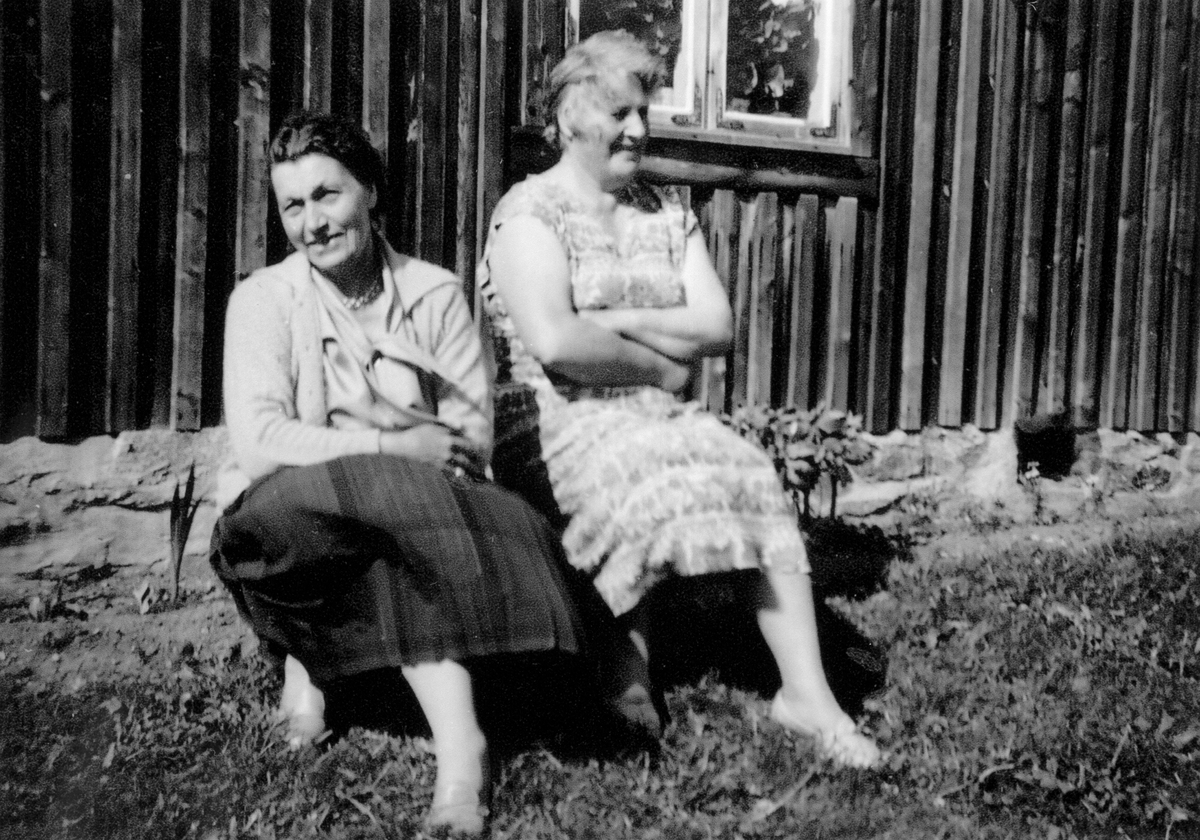 Anno Domkirkeodden, JULIE F. 1905, SIGNE F. 1907, SØSKEN FRA GRÅBERGHAUGEN