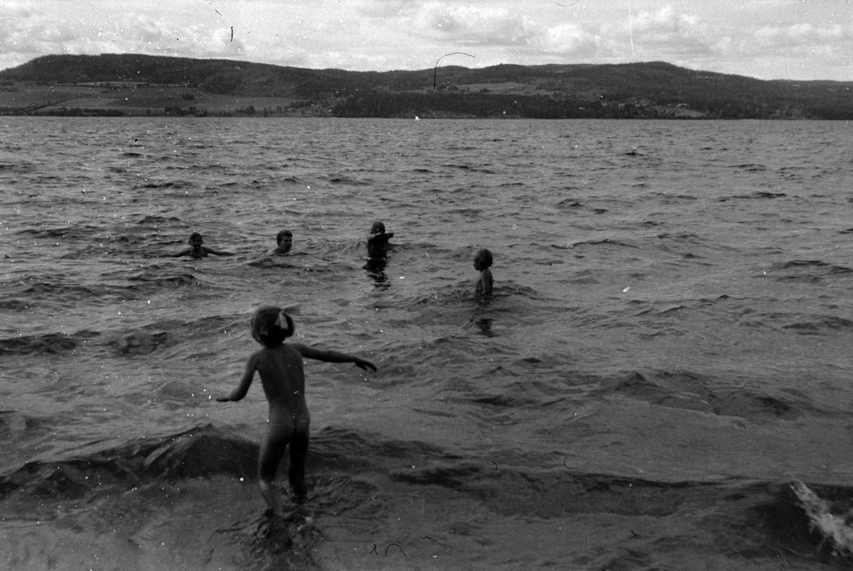 Adolf Skjegstad, MJØSA, BADING.