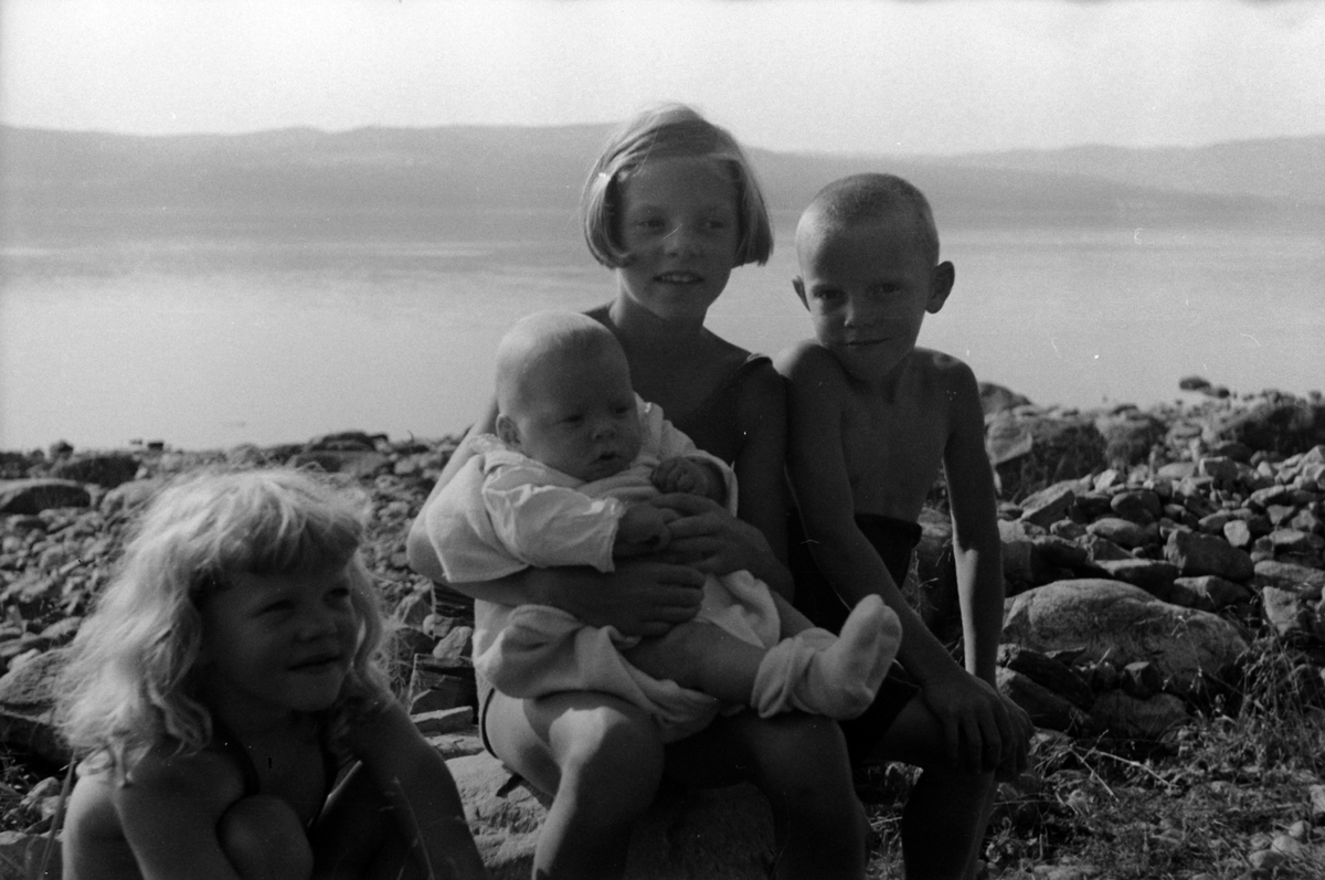 Adolf Skjegstad, Oddny, Frank, Astrid Margrethe og Harry Skjegstad.
