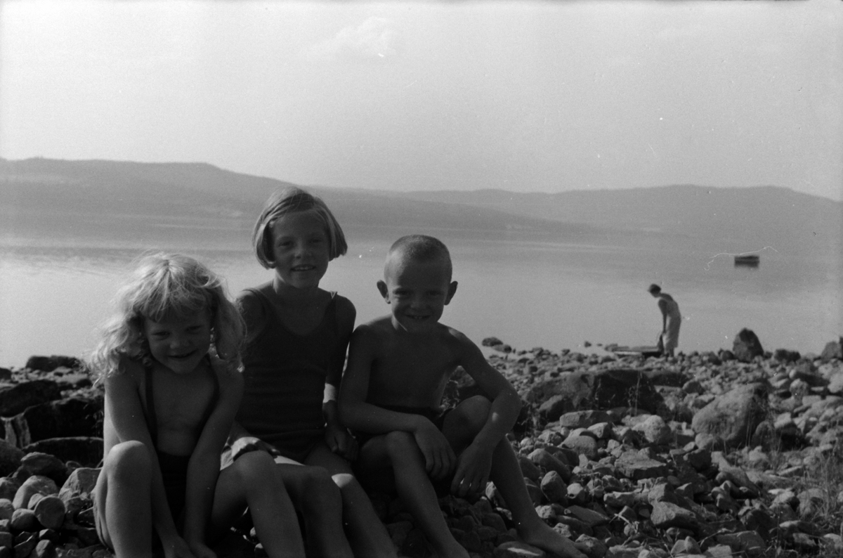 Adolf Skjegstad, Oddny, Astrid Margrethe og Harry Skjegstad.