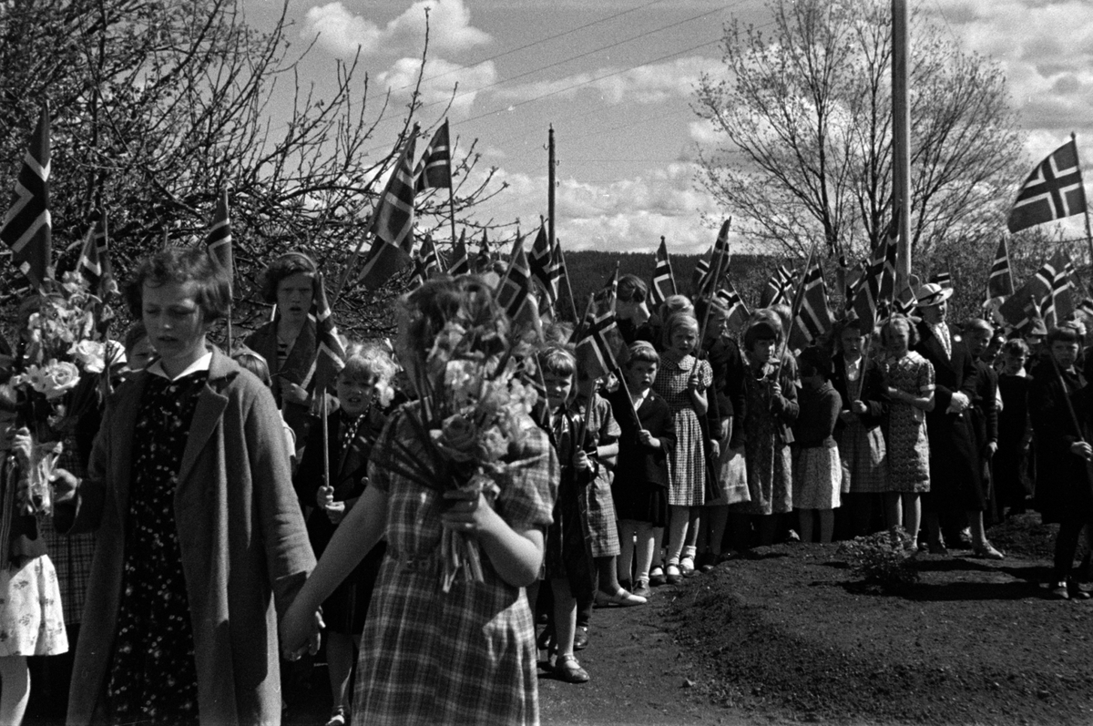 Adolf Skjegstad, 17. MAI, BARNETOG VED ROMEDAL KIRKE.