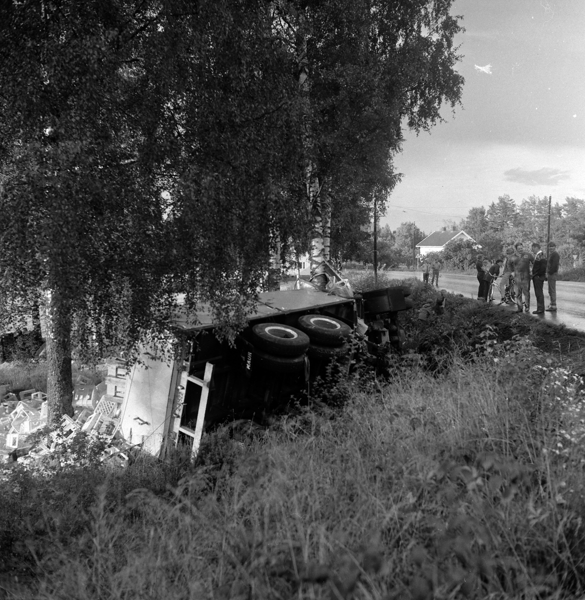 Adolf Skjegstad, BILULYKKE, LASTEBIL I GRØFTA, UKJENT STED.