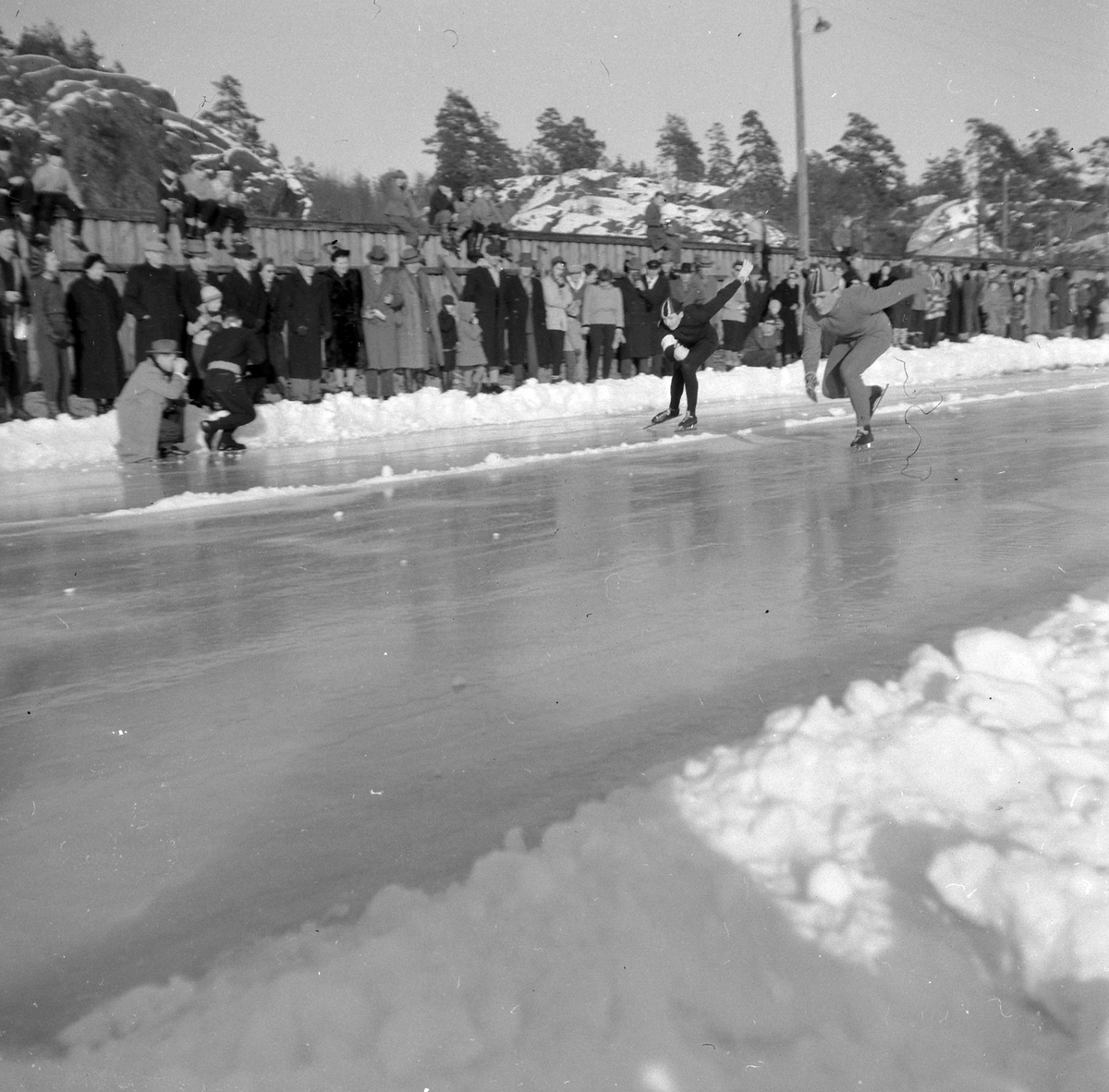 Adolf Skjegstad, Skøyteløp, ukjente skøyteløpere, ukjent sted.