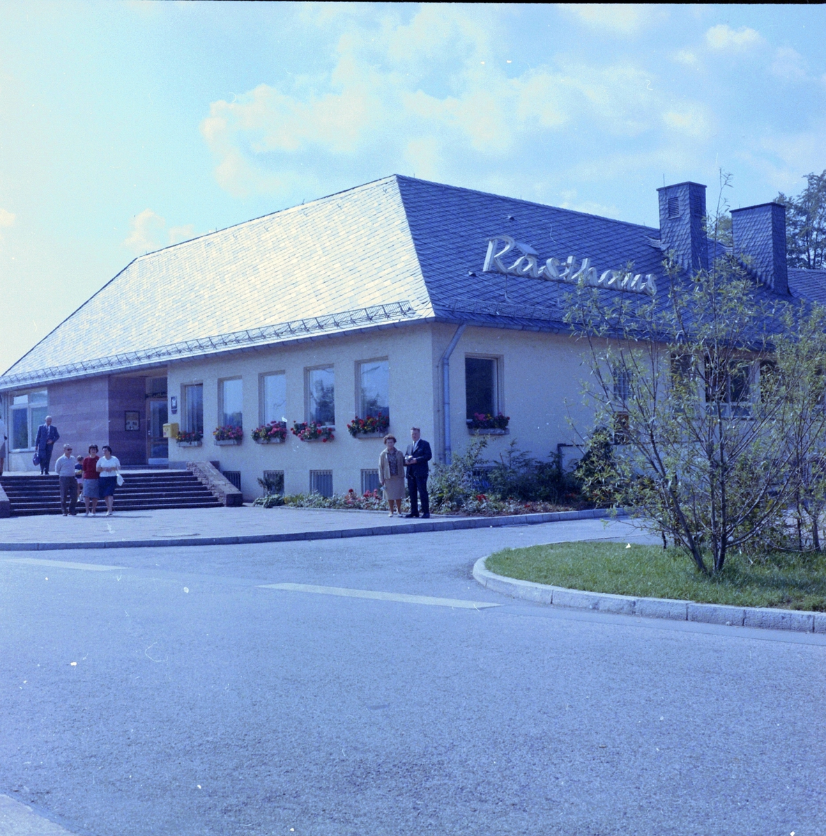 Adolf Skjegstad, Petra og Adolf Skjegstad. Rasthaus, ukjent sted.