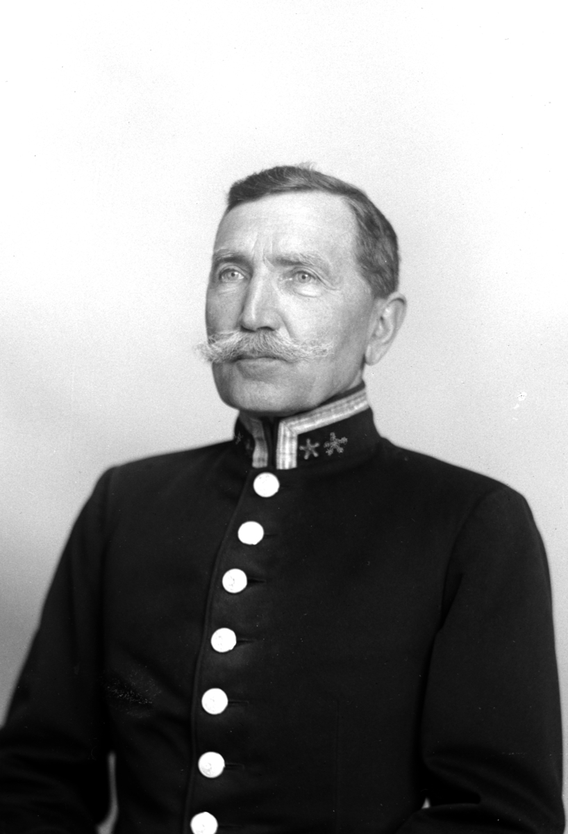 Christian Grundseth, CHRISTIE KRIGSKOMISÆR, HALVFIG. , UNIFORM, 33964