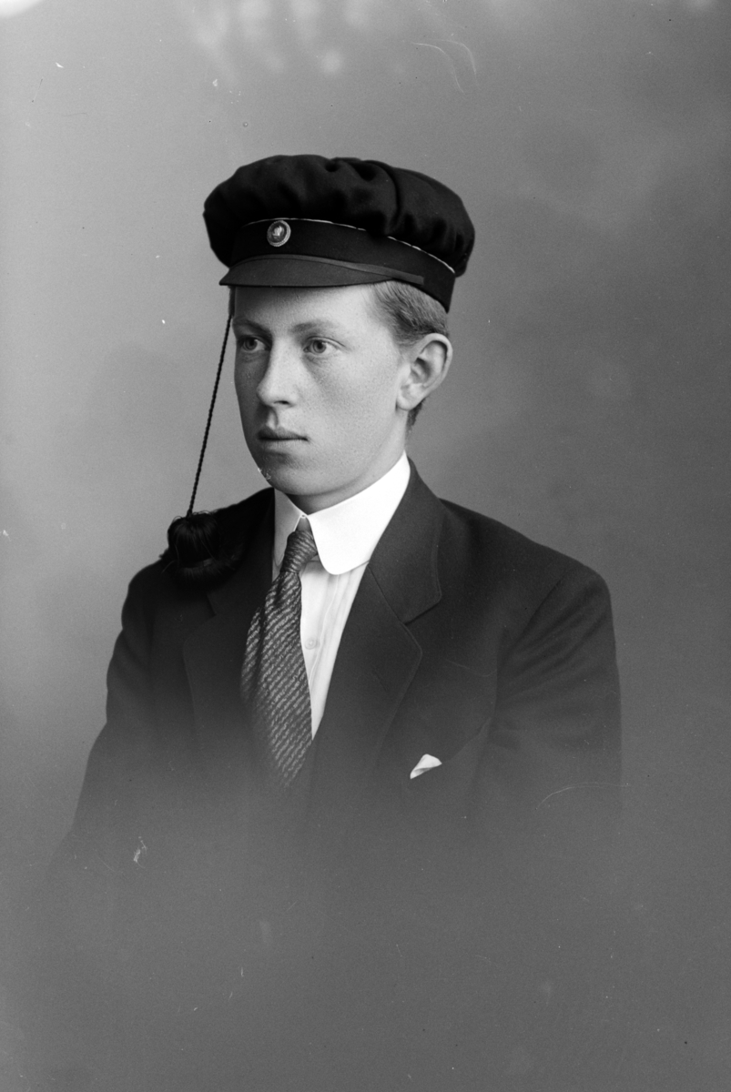 Christian Grundseth, EFTERSTØL STUDENT, HALVFIG. , 19334