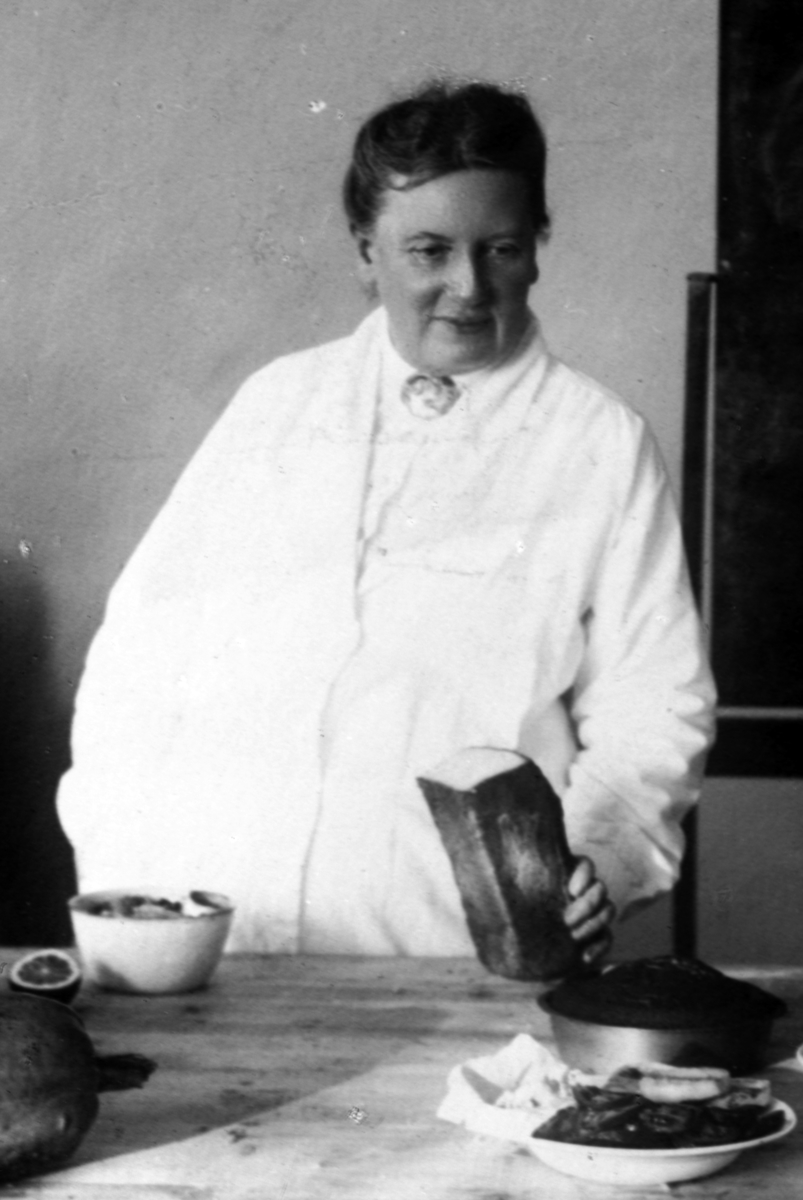 Christian Grundseth, ERKEN-SCHØNBERG, FRU, HALVFIG M/MAT 31873