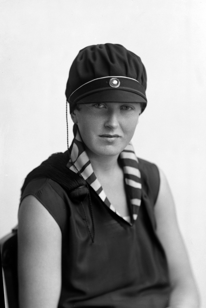 Christian Grundseth, HALVORSEN BODIL, HALVFIG. , STUDENT, 32375