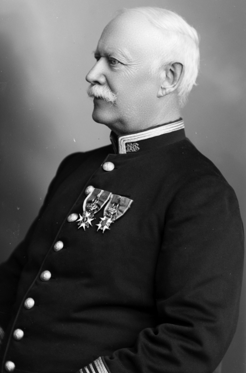 Christian Grundseth, MIDELFORN?, NIDELFORN? OBERST, HALVFIG. , UNIFORM, 12915