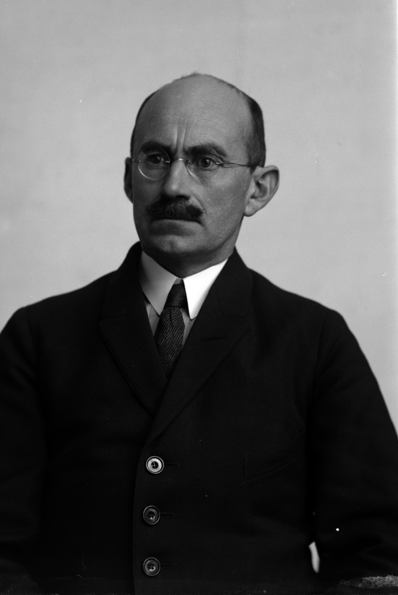 Christian Grundseth, PETTERSON ING. , HALVFIG. , 31810