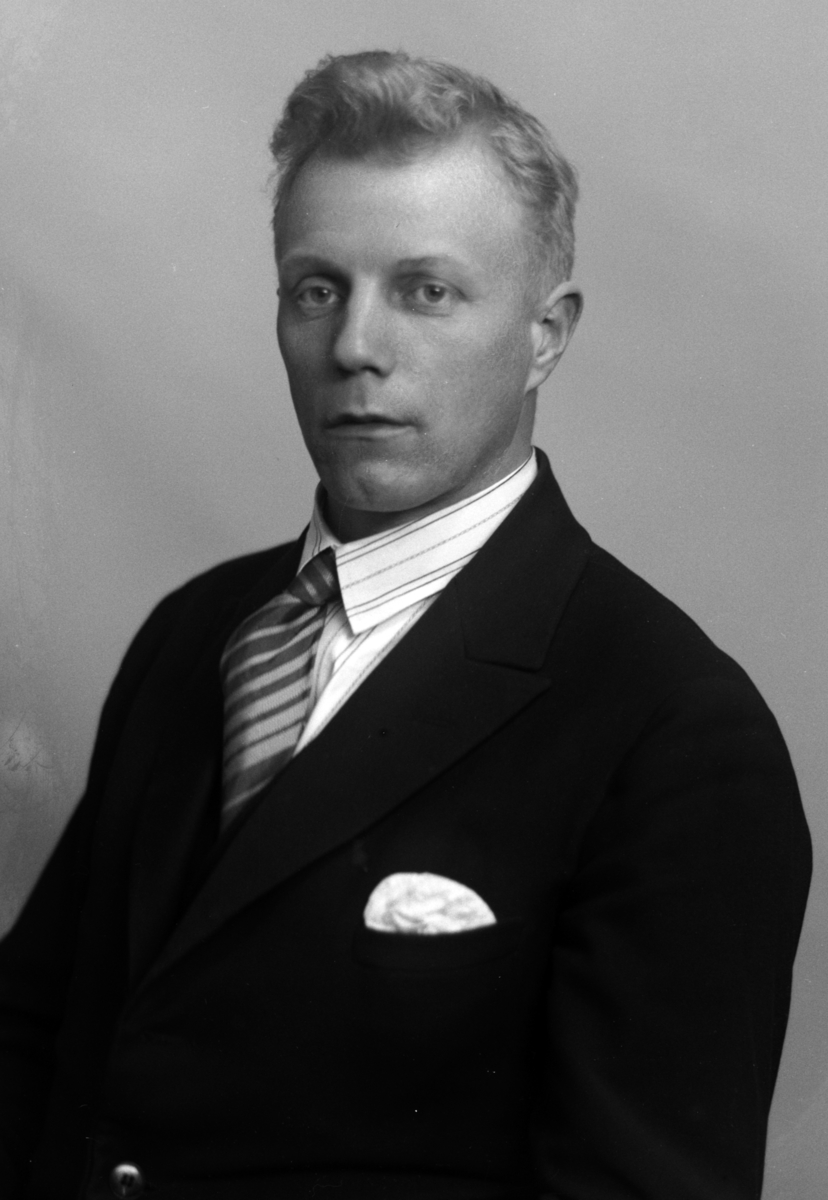 Christian Grundseth, RØHNE ING. , HALVFIG. , SERTEFIKAT, 34715