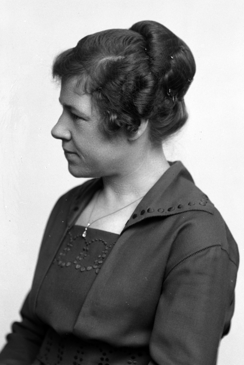 Christian Grundseth, SVENDSEN SIGRID, HALVFIG. , 28901