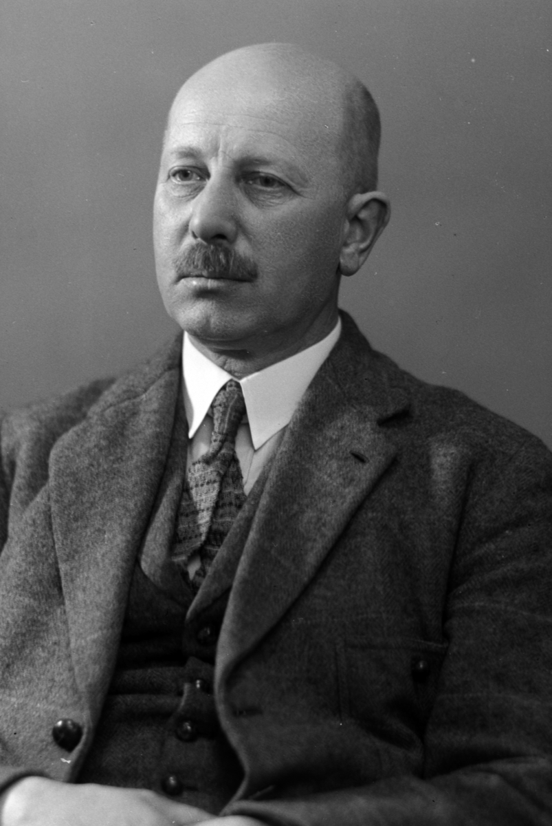 Christian Grundseth, THORESEN INGENIØR, HALVFIG. , 34614