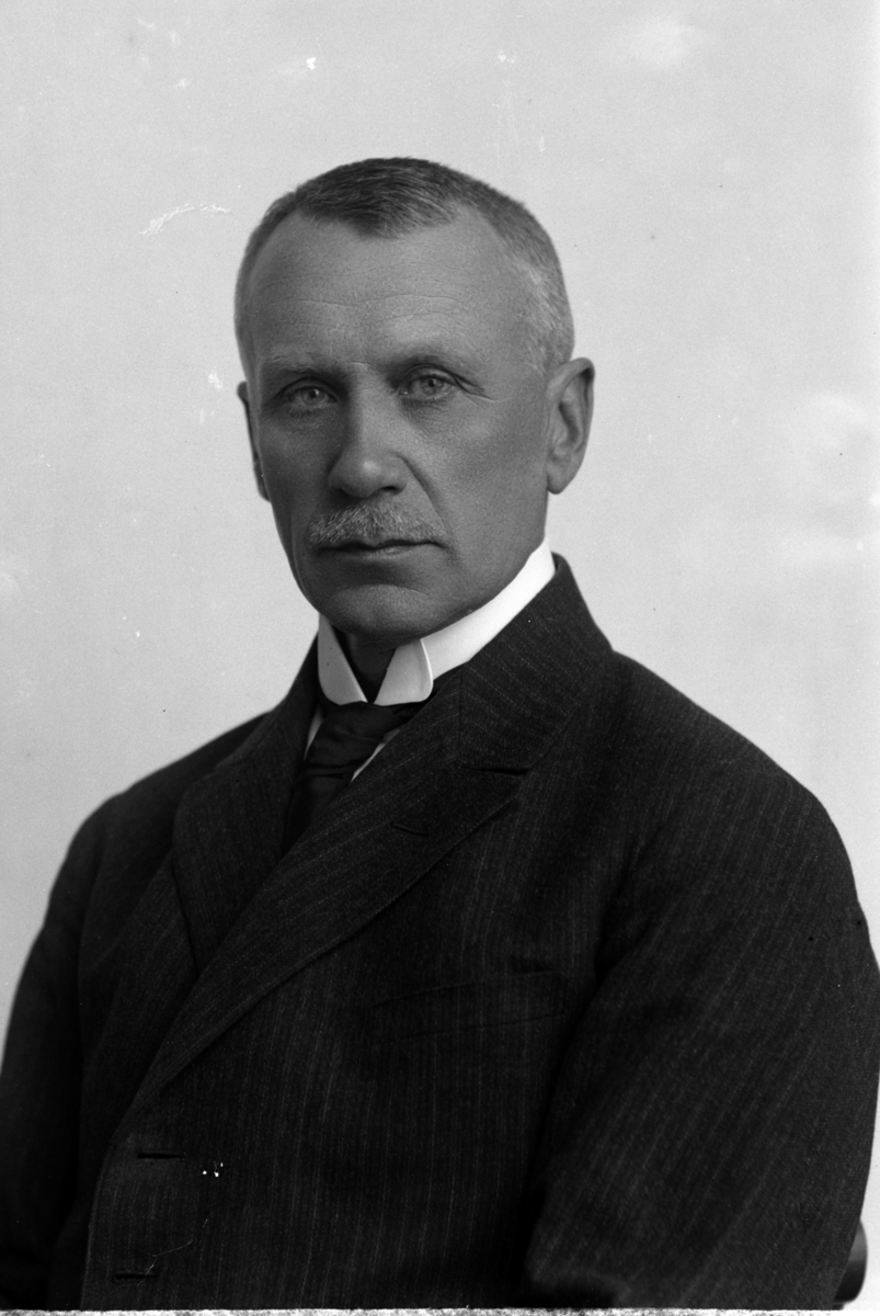 Christian Grundseth, VEFLINGSTAD KAPTEIN, HALVFIG. , 26993