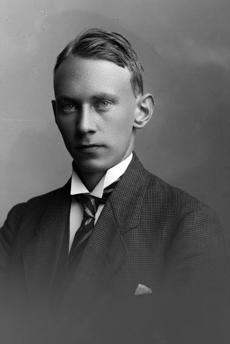 Christian Grundseth, VISLIE STUDENT, HALVFIG. , 18587